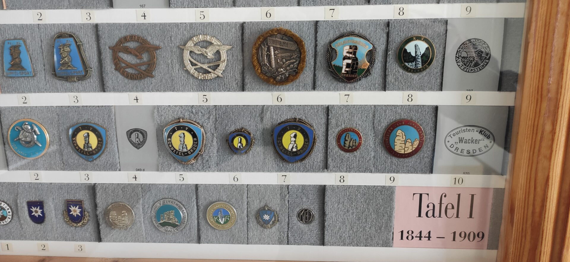 23 Abzeichen der Tafel I von 1844 - 1909